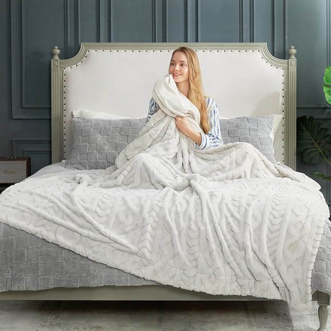 Cozy Bliss Faux Fur Throw Blanket for Couch, Jacquard Fuzzy Plush Soft Thick Winter Throw Blanket for Sofa Bed Living Room Bedroom,60"x80" Beige
