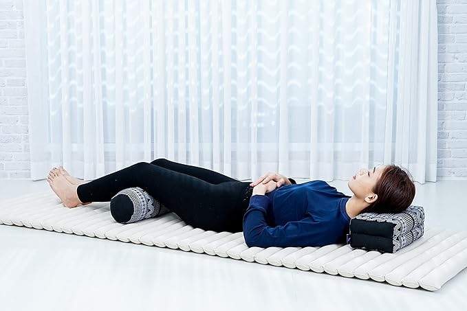 Leewadee Small Yoga Bolster – Shape-Retaining Cervical Neck Roll, Tube Pillow for Comfortable Reading, Kapok Filling, 22 x 6 x 6 inches