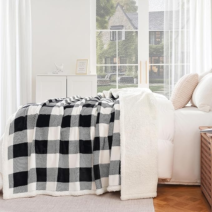 PU MEI Sherpa Fleece Throw Blanket 60" x 80" Reversible Plush Fluffy Large Big Blanket Lattice Flannel Blankets for All Season Use, Black and White