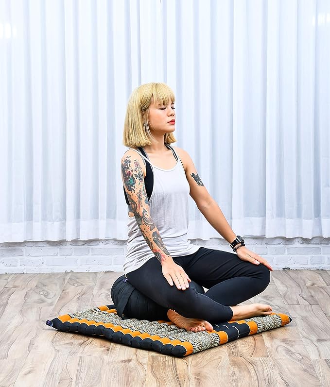Leewadee Meditation Cushion Set – 1 Round Zafu Meditation Pillow and 1 Square Roll-Up Zabuton Meditation Mat, Pillows Bundle Filled with Kapok