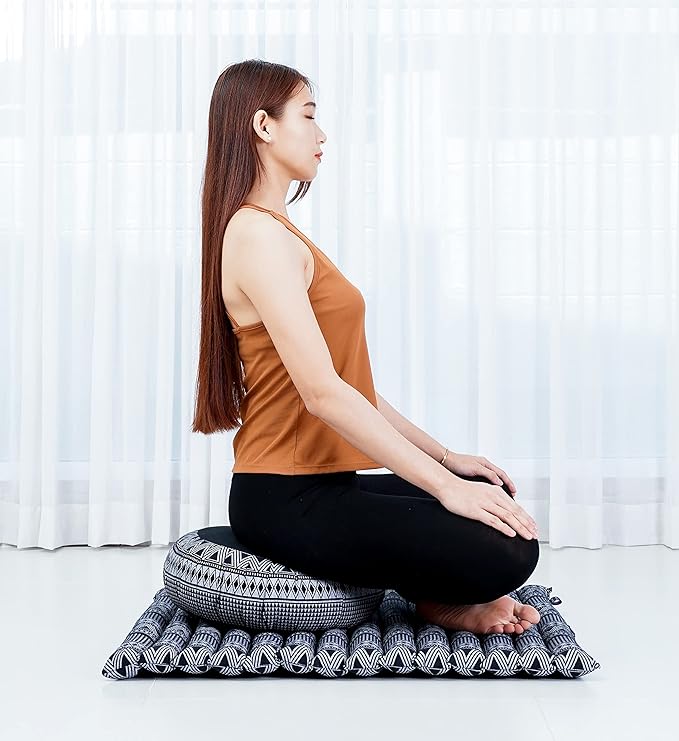 Leewadee Meditation Cushion Set – 1 Round Zafu Meditation Pillow and 1 Square Roll-Up Zabuton Meditation Mat, Pillows Bundle Filled with Kapok