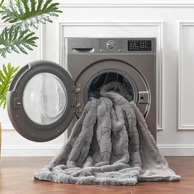 Cozy Bliss Faux Fur Throw Blanket for Couch - Soft Checkered Fuzzy Cozy Throw Gift Blankets for Women,Grey Blanket for Sofa Bedroom Living Room.(60 * 80 Inches,Grey)