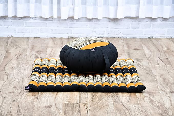 Leewadee Meditation Cushion Set – 1 Round Zafu Meditation Pillow and 1 Square Roll-Up Zabuton Meditation Mat, Pillows Bundle Filled with Kapok