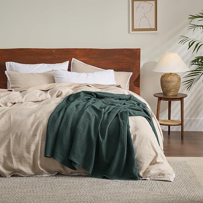 Bedsure 100% Cotton Blanket Queen Size for Bed - Breathable and Soft, Waffle Weave Blanket for Summer, Thick Cozy Fall Blankets for Women Gift, Dark Green, 90x90 Inches
