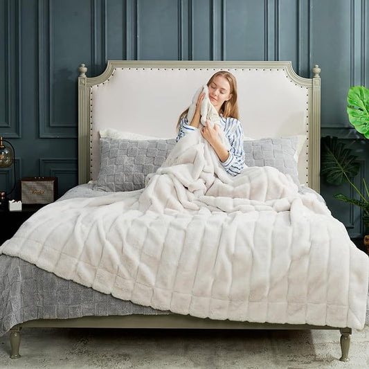Cozy Bliss Faux Fur Throw Blanket for Couch, Cozy Soft Plush Thick Winter Blanket for Sofa Bedroom Living Room, 60 * 80 Inches Beige