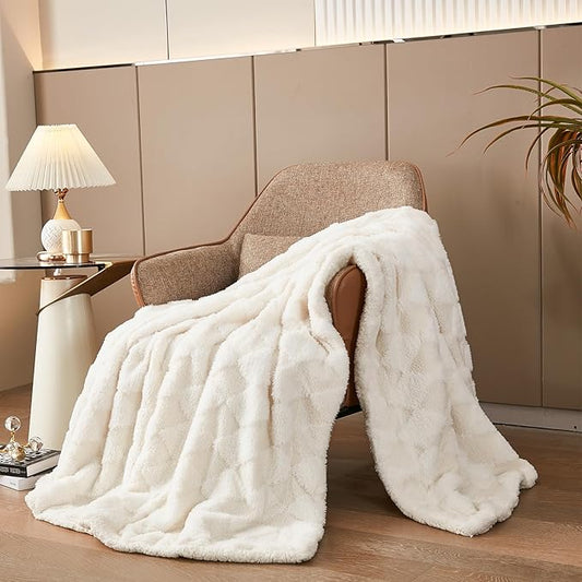 PU MEI Luxury Faux Fur Rabbit Fur Throw Blanket White 90"x80",Plush Reversible Sherpa Blankets,Queen Fuzzy Elegant Blanket Thick Throws for Bed,Washable Bedding Accent Blankets for Sofa Couch Chair