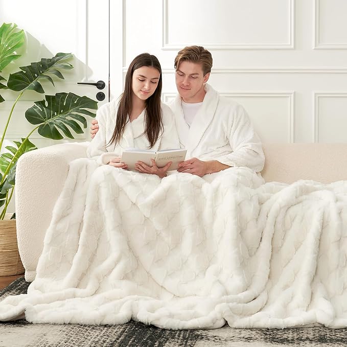 Cozy Bliss Faux Fur Throw Blanket for Couch - Soft Checkered Fuzzy Plush Cozy Throw Gift Blankets for Women,Cream White Boho Blanket for Sofa Bedroom Living Room.50 * 60 Inches