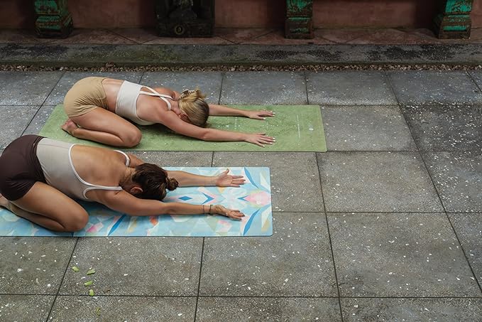 YOGA DESIGN LAB | The Combo Yoga Mat | 2-in-1 Mat+Towel | Eco Luxury | Ideal for Hot Yoga, Power, Bikram, Ashtanga, Sweat | Studio Quality | Includes Carrying Strap!