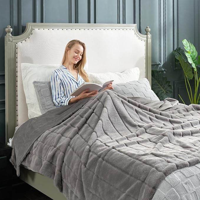 Cozy Bliss Faux Fur Throw Blanket for Couch, Cozy Warm Plush Striped Blanket for Sofa Bedroom Living Room, 90 * 90 Inches Grey