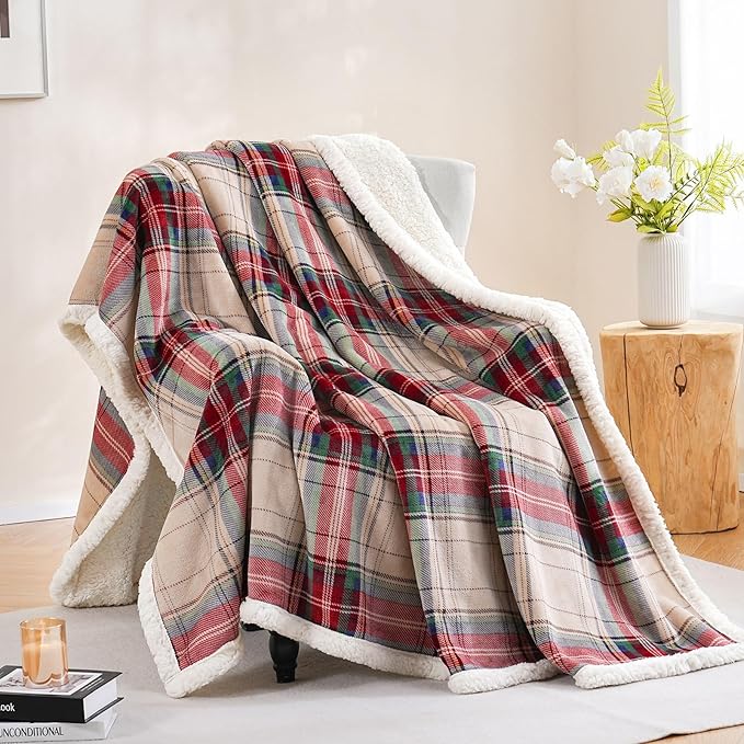 PU MEI Sherpa Fleece Throw Blanket 60" x 80" Reversible Plush Fluffy Large Big Blanket Lattice Flannel Blankets for All Season Use, Chrismas Red