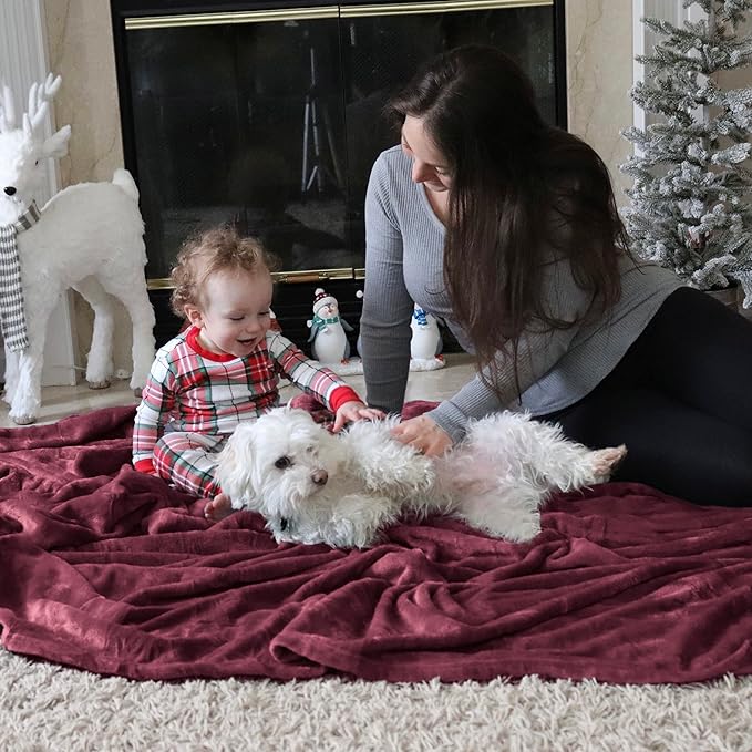 Bedsure Fleece Throw Blanket Burgundy Red - 300GSM Blankets for Couch, Sofa, Bed, Soft Lightweight Plush Cozy Throws for Toddlers, 50x60 inches