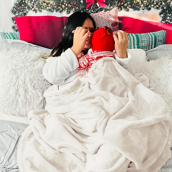 Bedsure Fleece Throw XL Blanket Cream - 300GSM Soft Lightweight Plush Cozy Blankets for Bed, Sofa, Couch, Travel, Camping, 50x70 inches