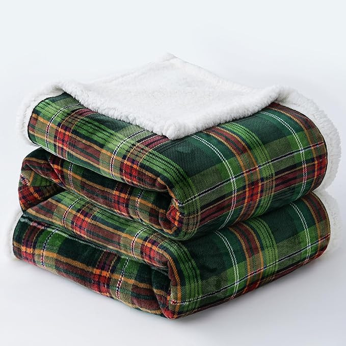 PU MEI Sherpa Fleece Throw Blanket 80" x 90" Reversible Plush Fluffy Large Big Blanket Lattice Flannel Blankets for All Season Use, Chrismas Green