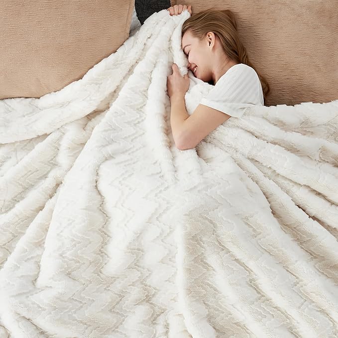 Cozy Bliss Faux Fur Throw Blanket for Couch - Ultra Soft Fuzzy Cozy Throw Gift Blankets for Women,Cream White Boho Blanket for Sofa Bedroom Living Room.50 * 60 Inches