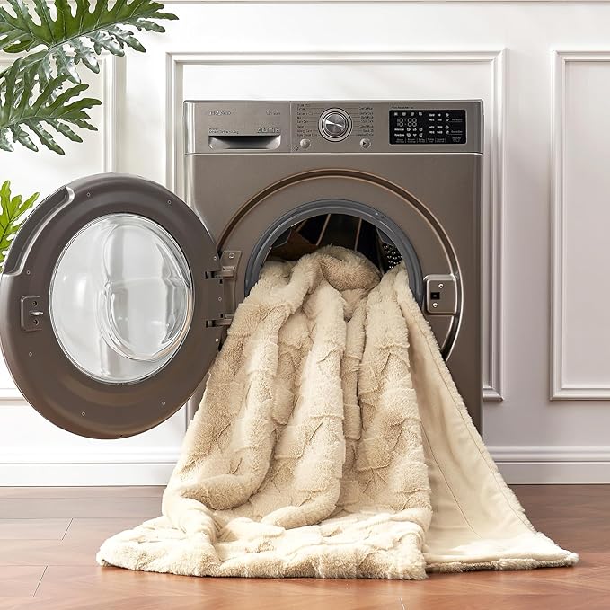 Cozy Bliss Faux Fur Throw Blanket for Couch - Soft Checkered Fuzzy Cozy Throw Gift Blankets for Women, Beige Boho Blanket for Sofa Bedroom Living Room.60 * 80 Inches