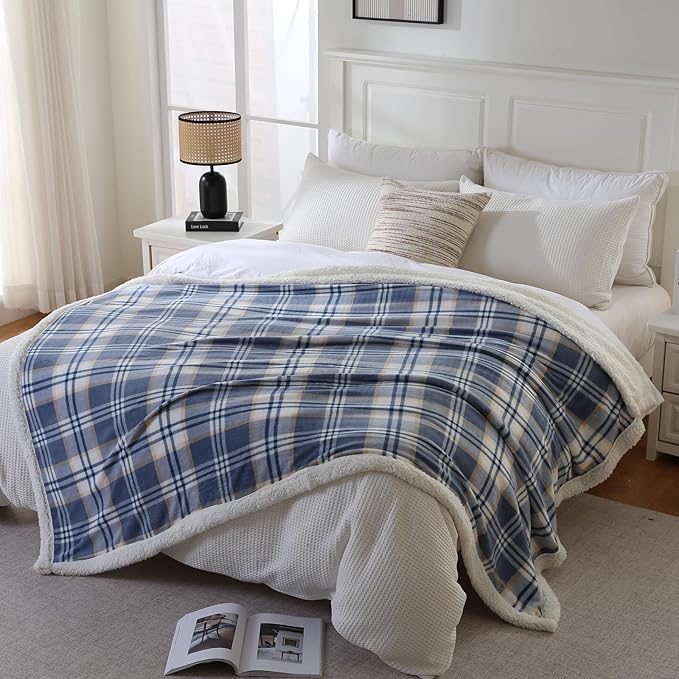 PU MEI Sherpa Blanket Twin Plaid Thick Bed Blanket, 60”*80” Super Soft Flannel Fuzzy Fleece Reversible Velvet Plush Warm Blanket for Couch (Blue White Check)