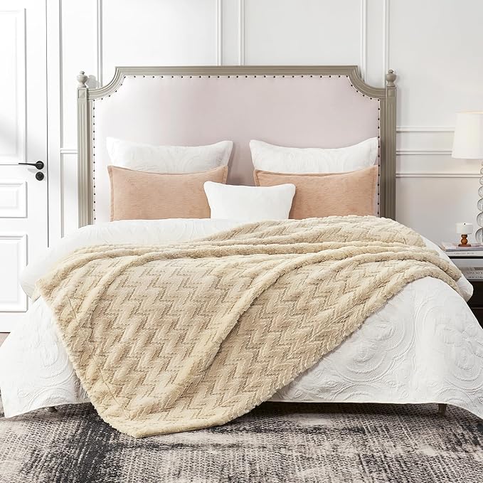 Cozy Bliss Faux Fur Throw Blanket for Couch - Soft Fuzzy Cozy Throw Gift Blankets for Women,Beige Boho Blanket for Sofa Bedroom Living Room.60 * 80 Inches