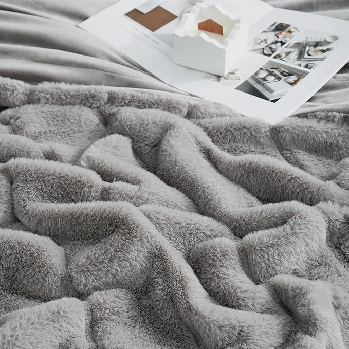 Cozy Bliss Faux Fur Throw Blanket for Couch, Cozy Warm Plush Striped Blanket for Sofa Bedroom Living Room, 90 * 90 Inches Grey