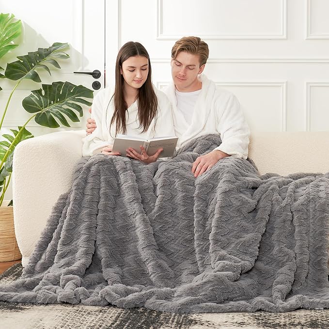 Cozy Bliss Faux Fur Throw Blanket for Couch - Soft Fuzzy Cozy Throw Gift Blankets for Women,Grey Boho Blanket for Sofa Bedroom Living Room.60 * 80 Inches