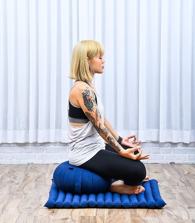Leewadee Meditation Cushion Set – 1 Round Zafu Meditation Pillow and 1 Square Roll-Up Zabuton Meditation Mat, Pillows Bundle Filled with Kapok