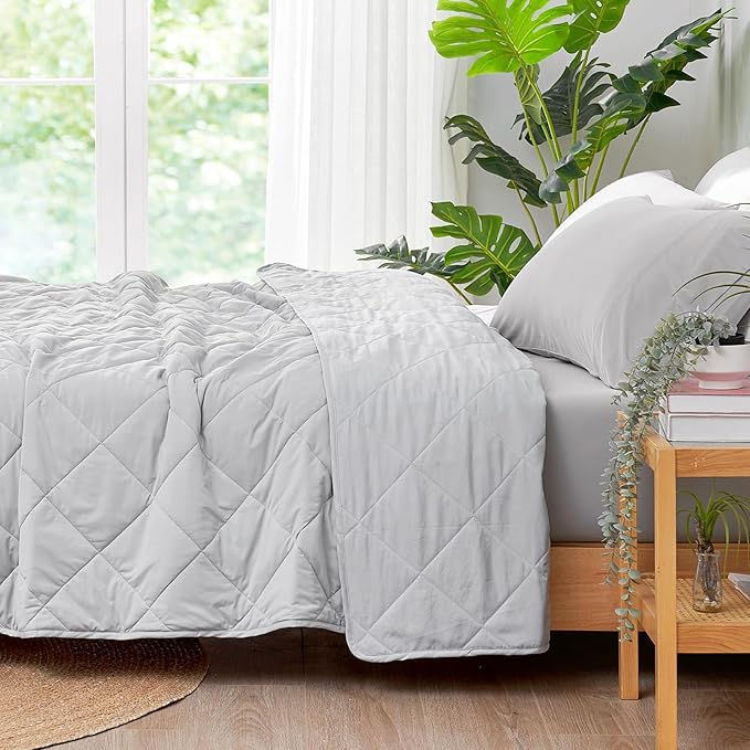 Cozy Bliss Cooling Blanket for Hot Sleepers, Q-Max 0.4 Cooling Comfort King Size, Cold Blankets for Night Sweats Sleeping, Ultra-Cool Lightweight Breathable Summer Blanket for Bed