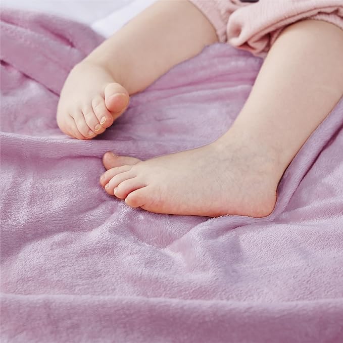Bedsure Bedding Fleece Blanket for Girls and Boys - Soft Cozy Cute Small Throw Blankets for Travel, 43x55 Inches, Lilac