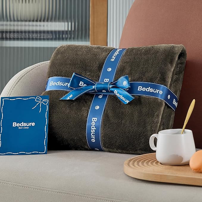 Bedsure Fleece Throw XL Blanket Brown - 300GSM Soft Lightweight Plush Cozy Blankets for Bed, Sofa, Couch, Travel, Camping, 50x70 inches